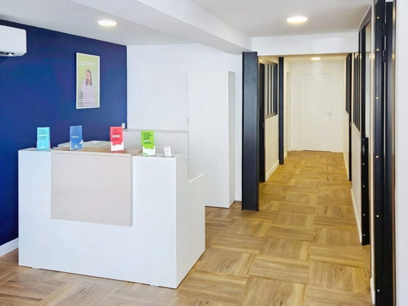 Local commercial à Moulins avec fort potentiel d'aménagement et visibilité optimale