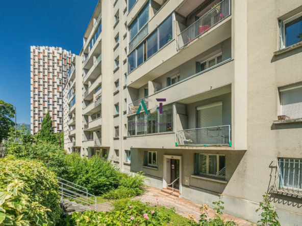 À vendre appartement T4 à Grenoble avec parking et cave, proche centre-ville
