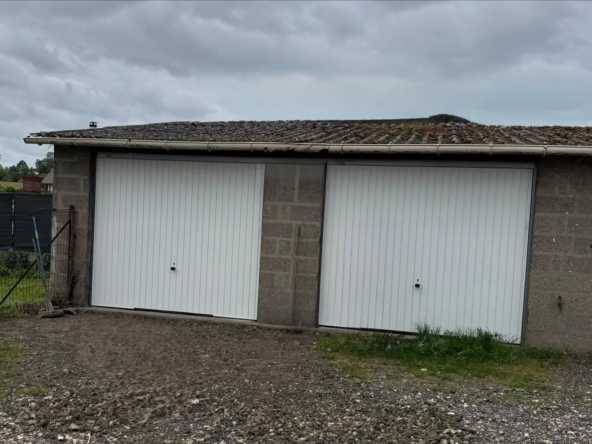 Agencements pratiques de 2 garages à vendre à Heudreville-sur-Eure