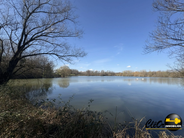 Magnifique terrain de loisirs à vendre à Sagy avec étang et chalet