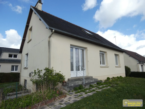 A vendre pavillon avec sous-sol à Saint-Hilaire-du-Harcouët - 570 m² terrain