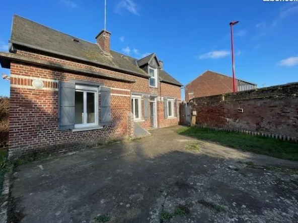 Maison indépendante à Roiglise avec grand terrain et dépendances – Idéal investissement