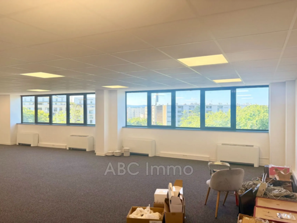 Bureaux en vente à Aix-en-Provence – Loi Professionnelle, 87 m² lumineux