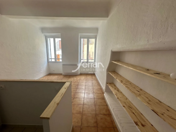 Studio à vendre à Trans-en-Provence – 25 m², vue citadine, idéal investisseur