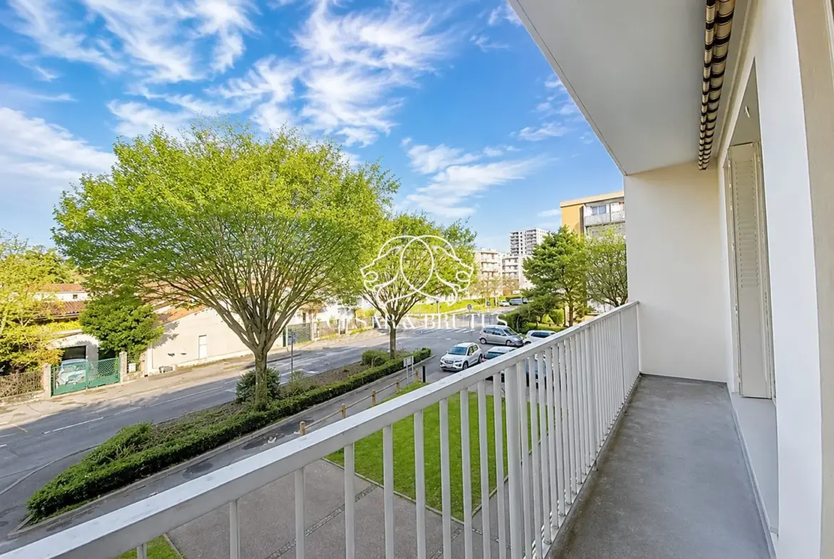 Appartement familial 5 pièces à Bron Terraillon – Lumineux et modulable 