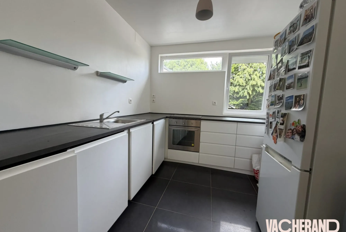 Appartement 3 pièces à vendre à Lille avec parking et cave 