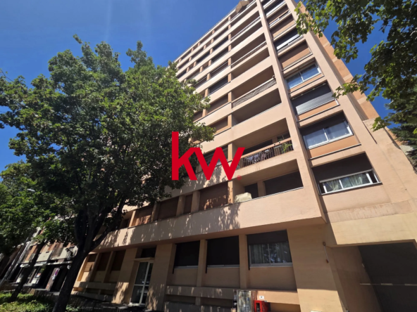 Appartement à vendre à Clermont-Ferrand avec parking, cave et vue panoramique