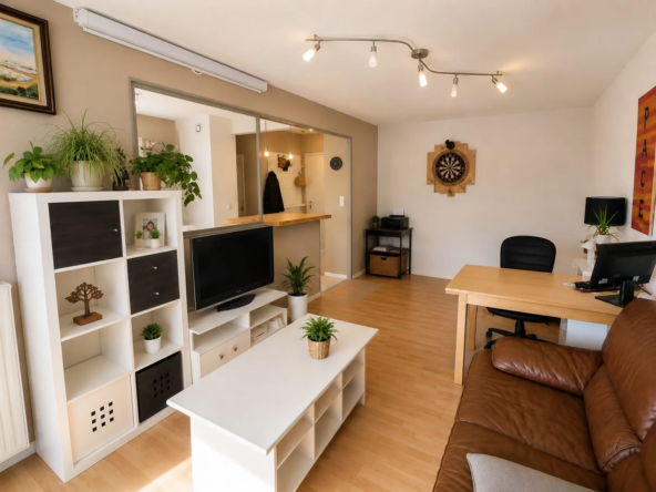 Séjour Appartement T2 lumineux avec balcon à Montpellier – Résidence en rénovation énergétique