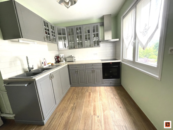 Belle appartement rénové avec balcon à Thiers Bas