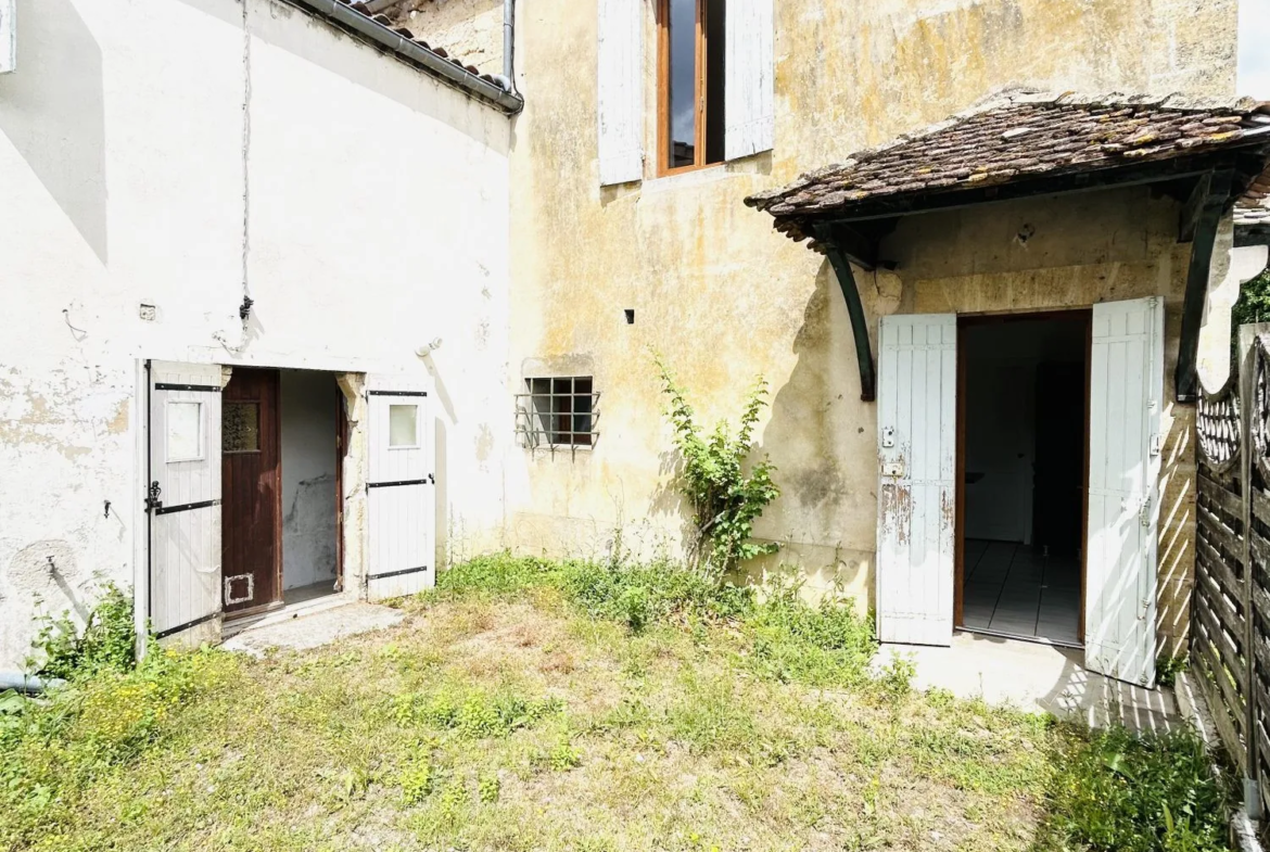 Maison à vendre à Saint-André-de-Cubzac avec jardin et 4 chambres 