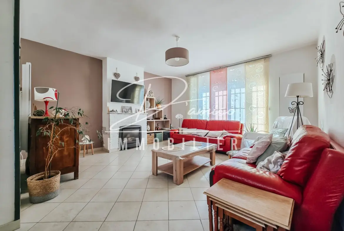 Maison familiale de 117 m² avec jardin et parking à Douai quartier résidentiel 