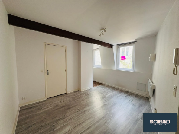 Studio indépendant à Lille Wazemmes proche métro – Investissement rentable