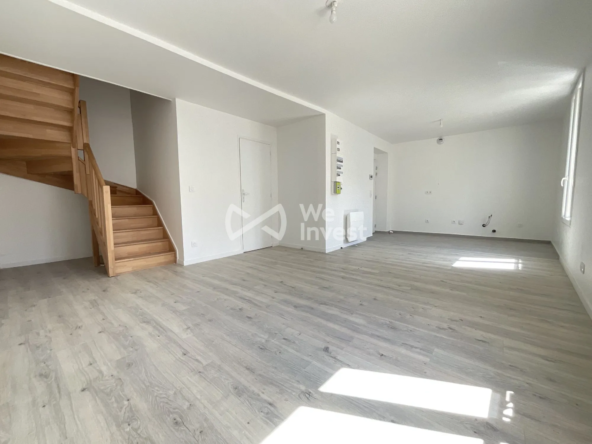 Salon cuisine Appartement Duplex Rénové de 63 m² à Meaux Centre-Ville - Investissement ou Vie de Famille