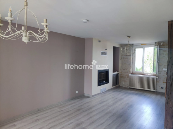 Maison de caractère rénovée avec studio à Déols