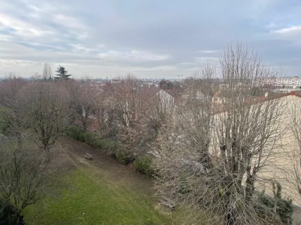 Bel appartement F4 traversant de 65 m² à Le Blanc-Mesnil, proche commodités