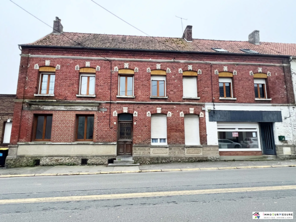 Immeuble à vendre à Anvin avec 5 appartements, investissement rentable
