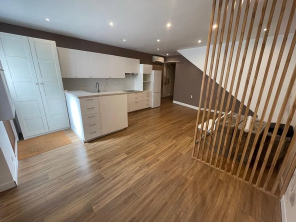 Appartement de 3 pièces avec terrasse à Sète, idéalement situé près des Halles