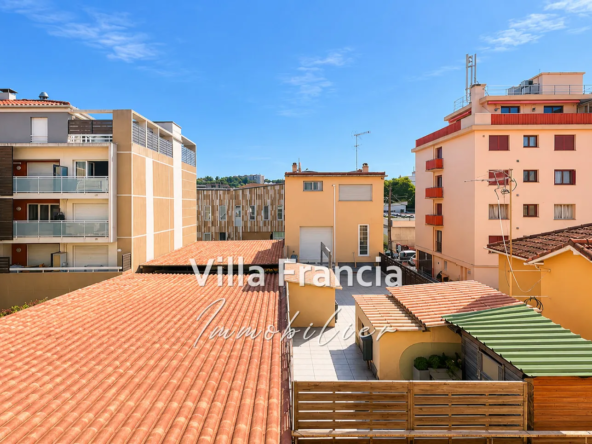 À vendre appartement 2 pièces de 54 m² à Cannes La Bocca avec terrasse et ascenseur