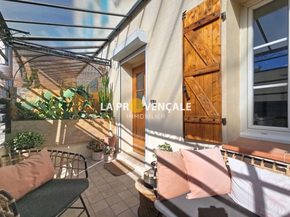 Vente maison de village rénovée à Cadolive 4 pièces, 2 chambres, terrasse