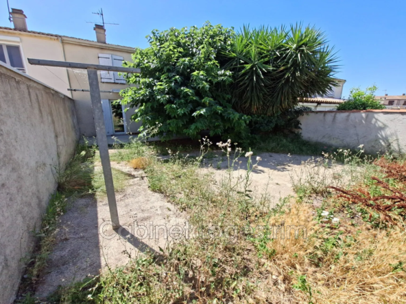 Villa à vendre à Milhaud de 100 m² avec 4 chambres et terrasse
