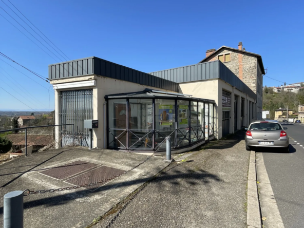 Atelier avec bureaux et garages à vendre à Thiers, 650 m²