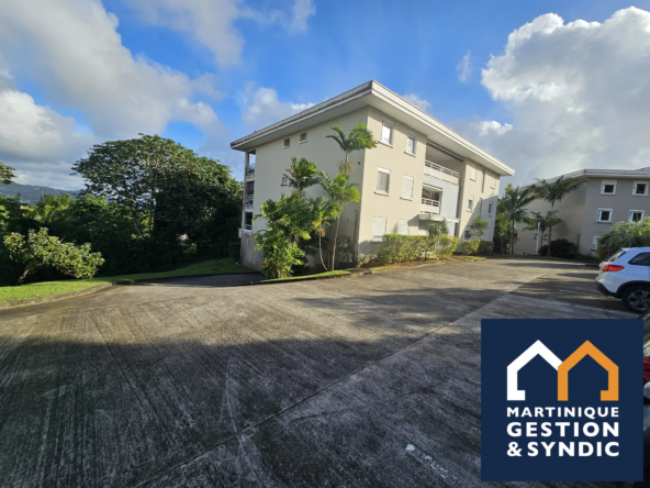Charmant appartement T2 avec terrasse, cave et parking à vendre à Le Lamentin