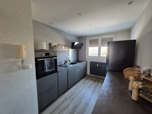 A Vendre Appartement de 72 m² à Perrigny avec Balcon et Cave