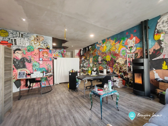 Immeuble à vendre à Fourmies - Espace commercial et appartement spacieux