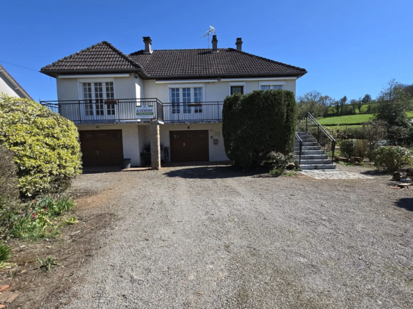Maison à vendre avec jardin clos et vue sur la campagne bourguignonne à Moulins-Engilbert
