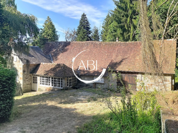 À vendre maison en pierre à Champsecret (Orne) sur un terrain de 4,3 hectares