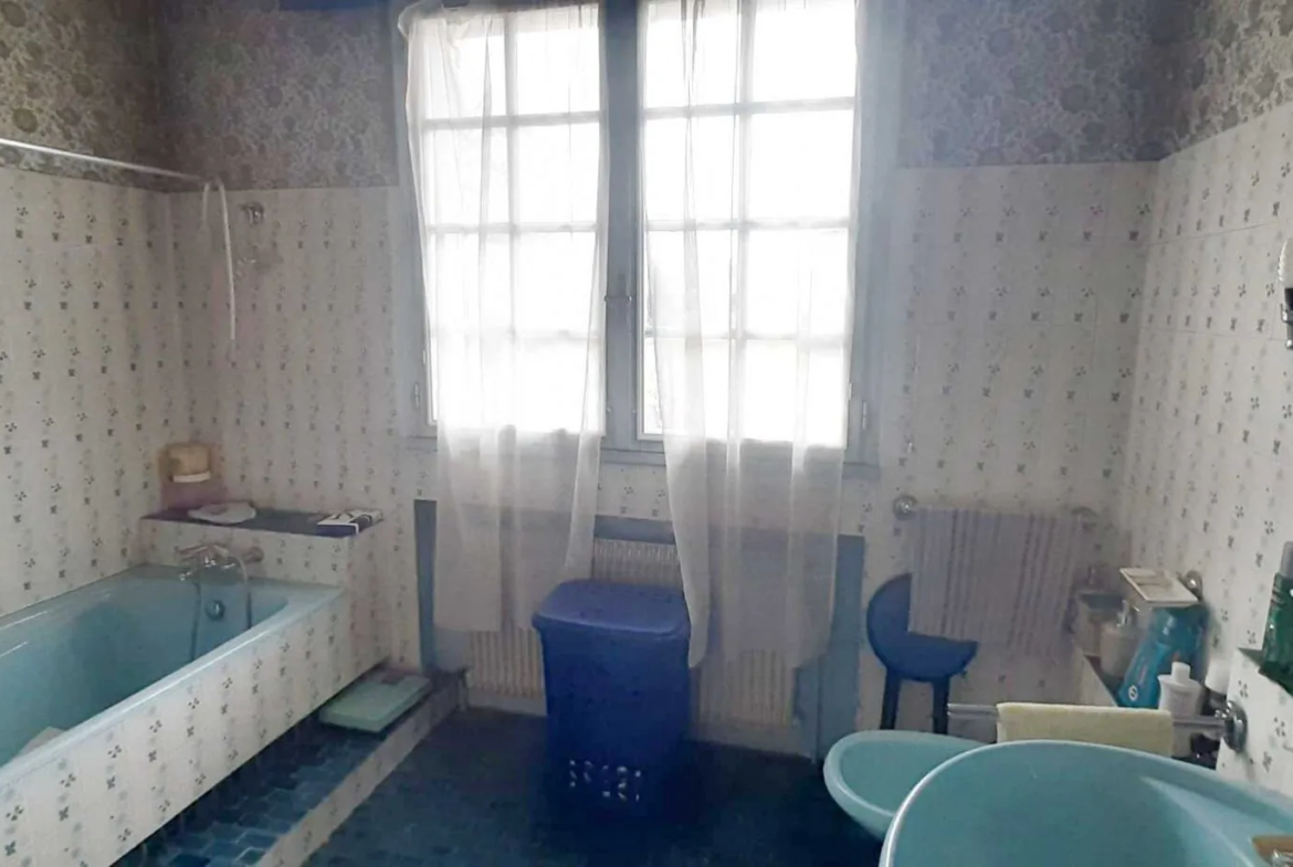 Grande maison familiale de 215 m² à Bazas avec studio et jardin 