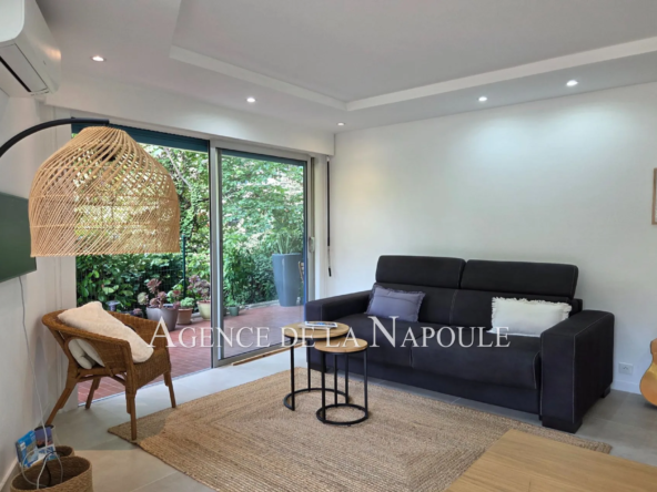 Bel appartement 2 pièces avec terrasse et piscine à Mandelieu-La Napoule