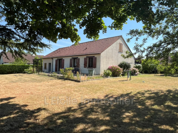 Maison de campagne proche Mortagne-au-Perche avec jardin et garage