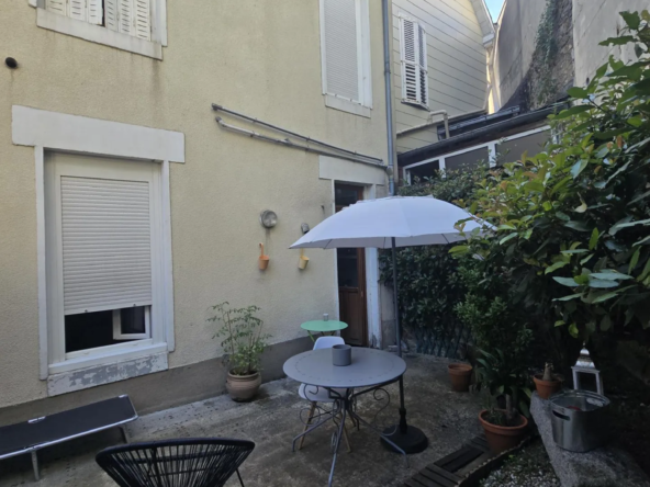 Maison de ville à Limoges avec locataire stable et rentabilité immédiate