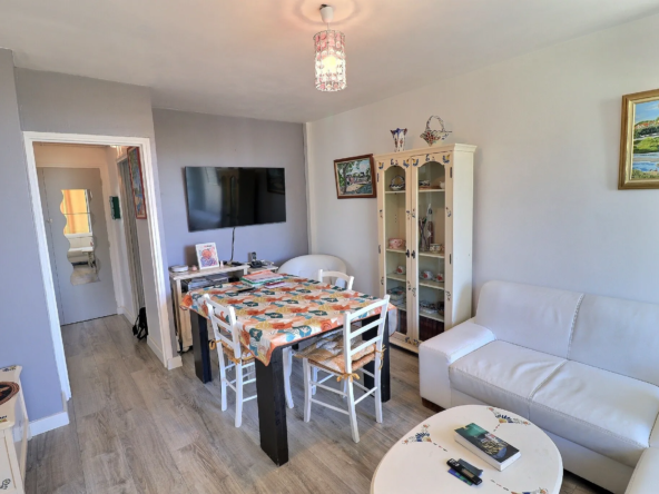 Appartement 4 pièces à Lunel avec terrasse et cave - Proche commerces