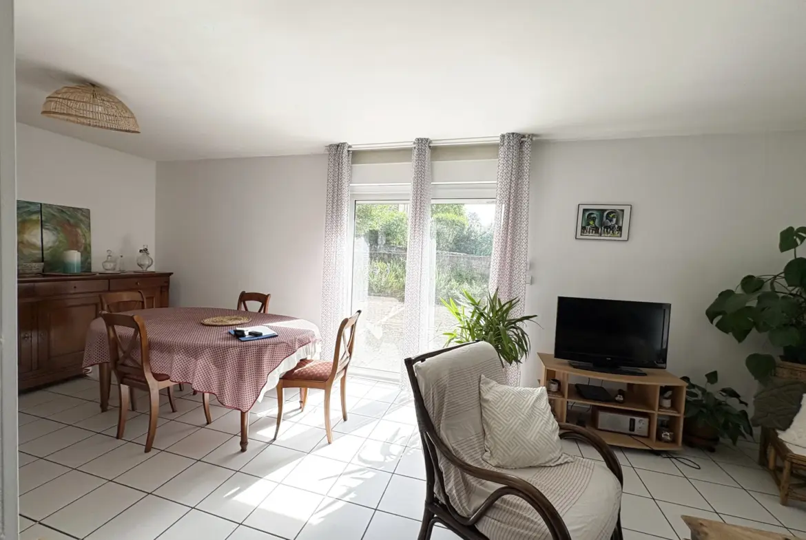 À Vendre Maison Lumineuse avec Vue Dégagée à Figeac 