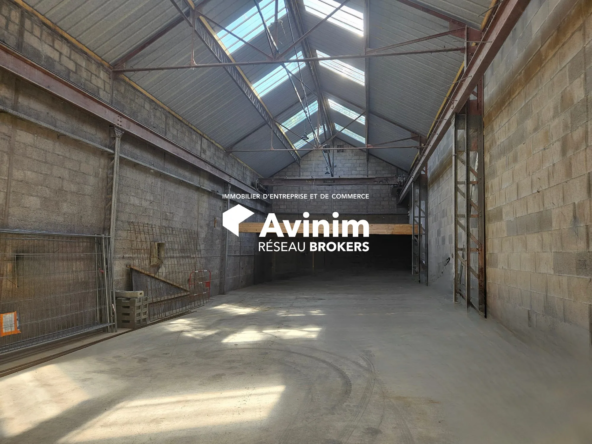Cellule industrielle de 200 m² à Saint-Amour – Disponibilité immédiate