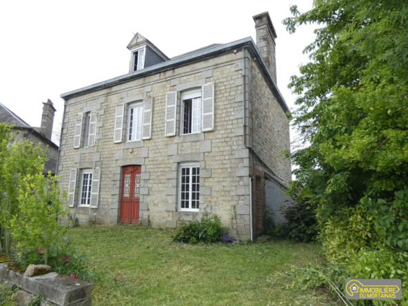 Propriété de caractère à rénover à Barenton – Maison avec terrain et dépendance