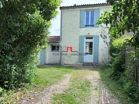 Maison en pierre rénovée à Plassac près de Blaye - Charmant demeure avec jardin et dépendances