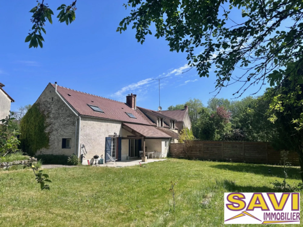 Maison pleine de charme à Nargis, 102 m², 3 chambres, jardin clos
