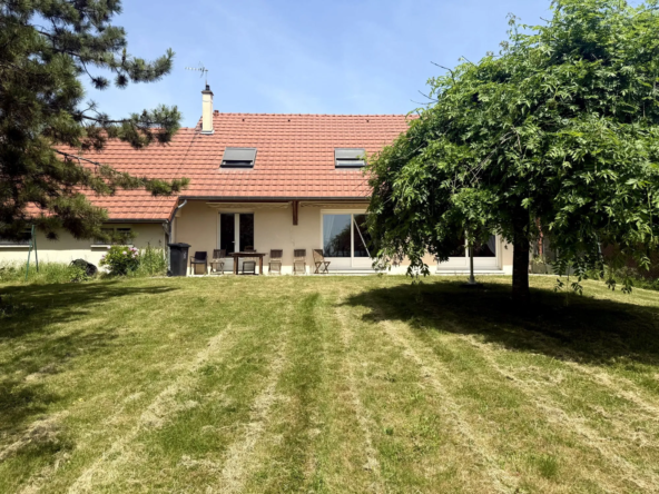 Maison familiale à vendre à Sommepy-Tahure avec grand jardin et potentiel d'aménagement