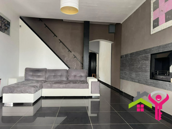 Maison à vendre à Roeulx – 142 m² avec jardin et 4 chambres en bon état