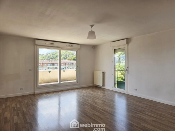 Appartement lumineux de 77m² à Albertville avec balcon et garage