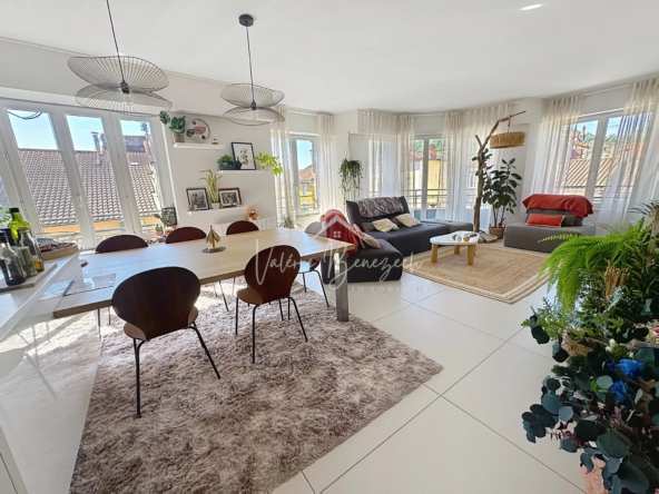 Appartement T5 Duplex rénové avec vue dégagée à Saint-Affrique
