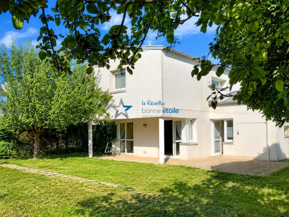 Maison de 125 m² avec terrasse sud à Richebourg, proche autoroute