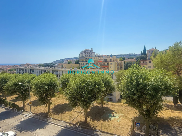 Studio à vendre à Nice - Résidence Saint-Maurice, Parking et Cave, Lumineux et Calme