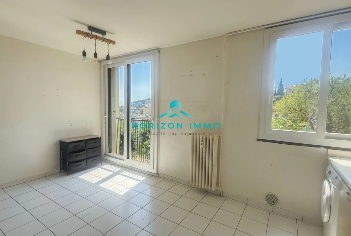 Studio à vendre à Nice - Résidence Saint-Maurice, Parking et Cave, Lumineux et Calme 
