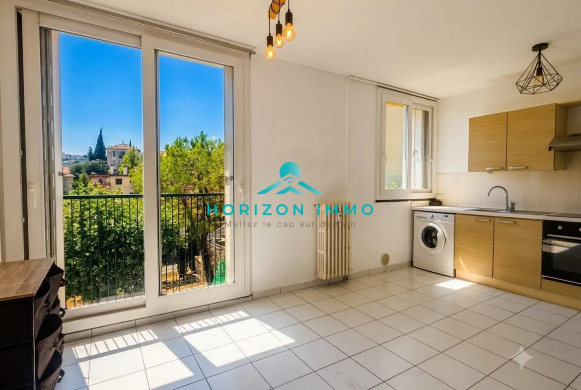 Studio à vendre à Nice - Résidence Saint-Maurice, Parking et Cave, Lumineux et Calme 