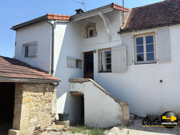 Maison en pierres authentique à Laives — Charme et potentiel