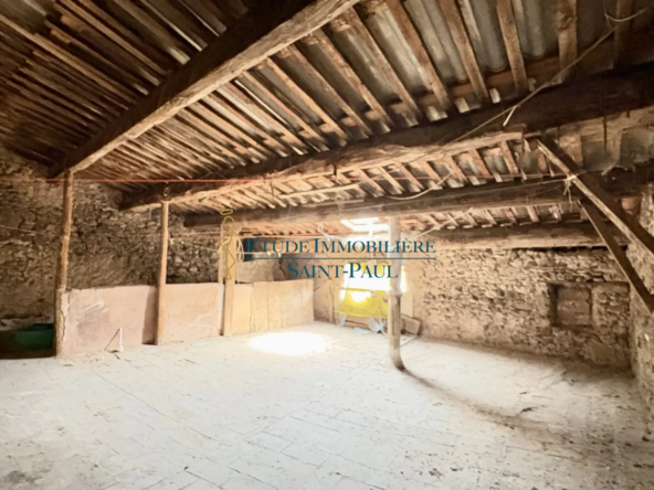 Maison de village à rénover avec fort potentiel à Canet